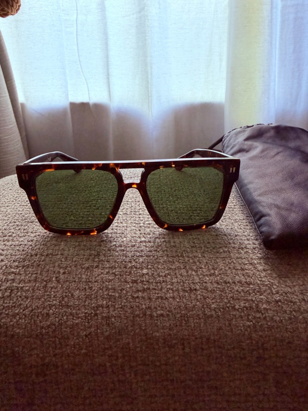 Off-White Tortoiseshell Rectangular Sunglasses with Dark Lenses - Picture 5 of 8
